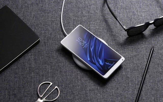 就在刚刚,锤子坚果Pro3外观彻底曝光,廉价版的