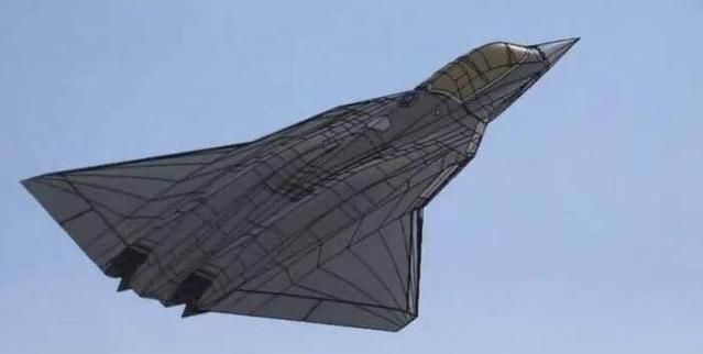 欧洲第5代战机曝光,机头抄袭中国歼20,军迷:扬