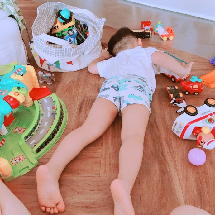 范玮琪训练儿子白天不穿纸尿裤 网友炸了