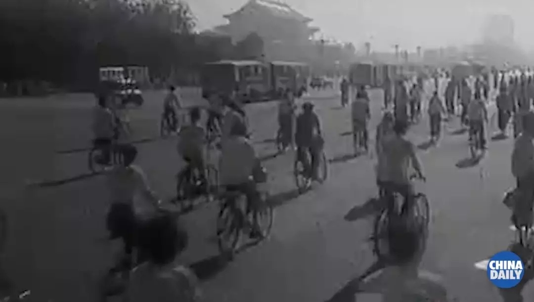 1分钟带你感受40年中国交通变迁：从自行车王国到世界级交通网络
