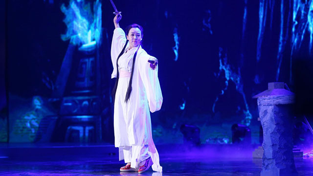 关凌变身“胖版小龙女” 爆笑演绎《武林头条》 关凌变身“胖版小龙女” 爆笑演绎《武林头条》