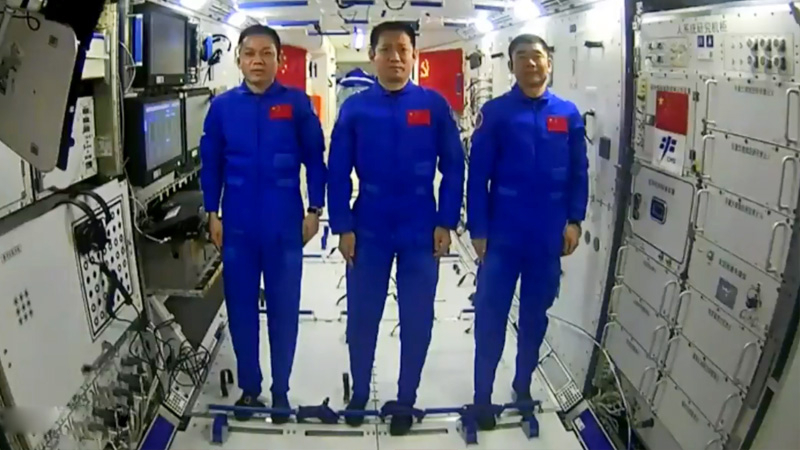 习近平与神舟十二号航天员通话 习近平与神舟十二号航天员通话