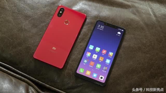 小米8SE首发成爆款?米粉:秒杀一众同价位手机