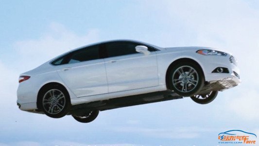 能让人飞起来的减速带,不管你是多贵的车!