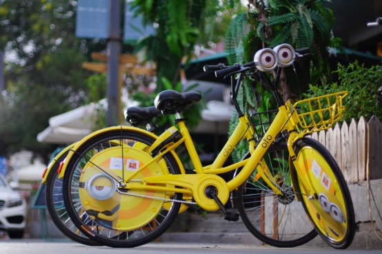 ofo小黄车联姻全球萌宝小黄人 推出定制版ofo大眼车_北京时间