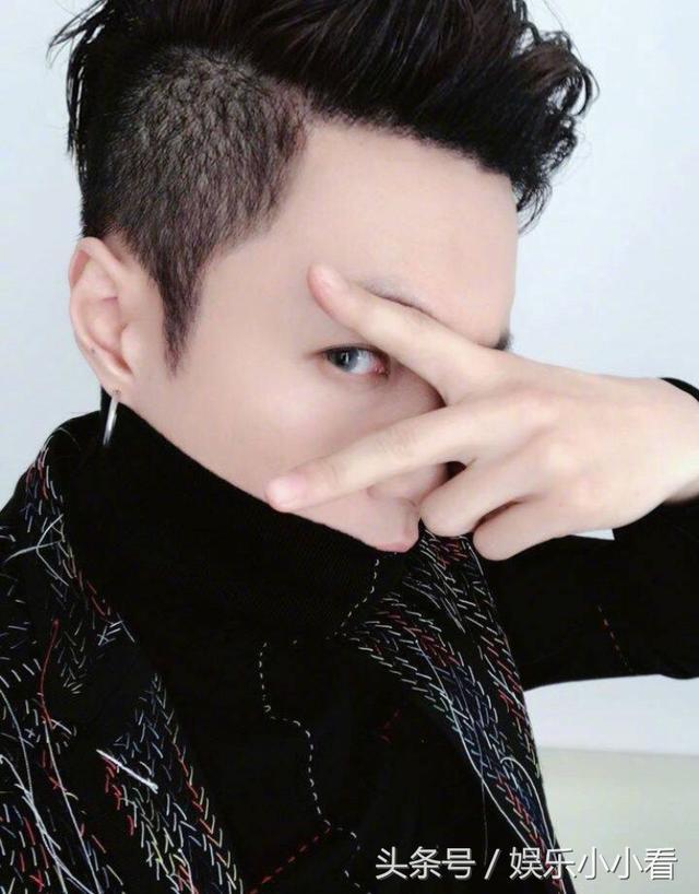 张艺兴生日,师傅黄磊送去祝福,只是爱徒早已出