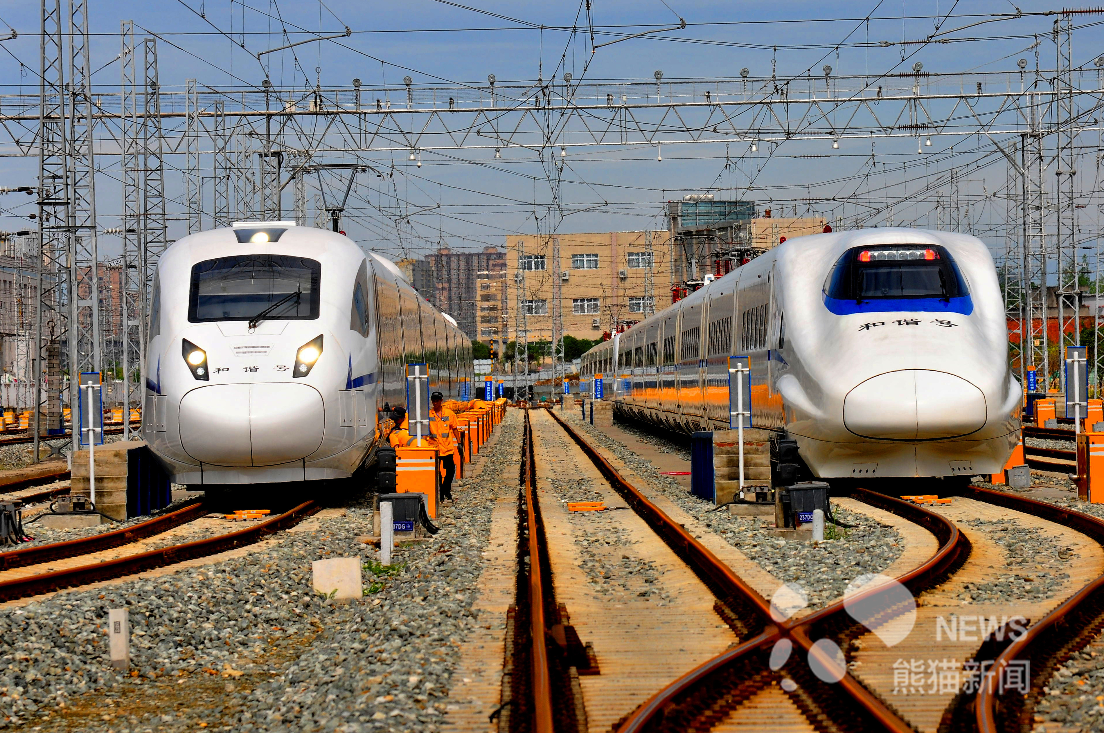 全国首列crh3a型动车配属成都或将投入西成客专运营