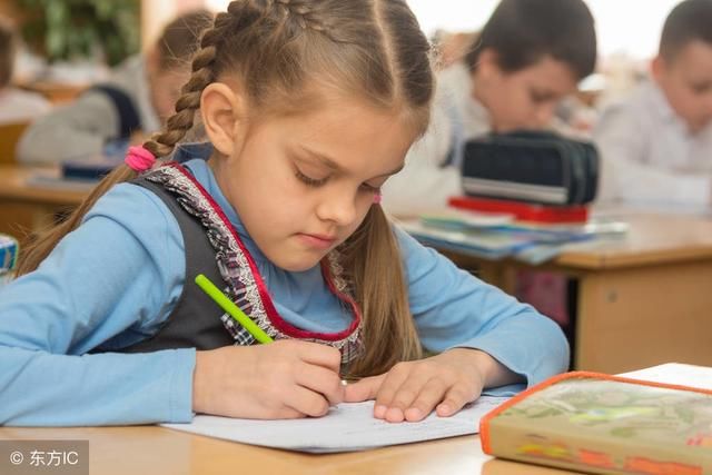 一年级就开始让孩子上寄宿学校,对孩子来说到