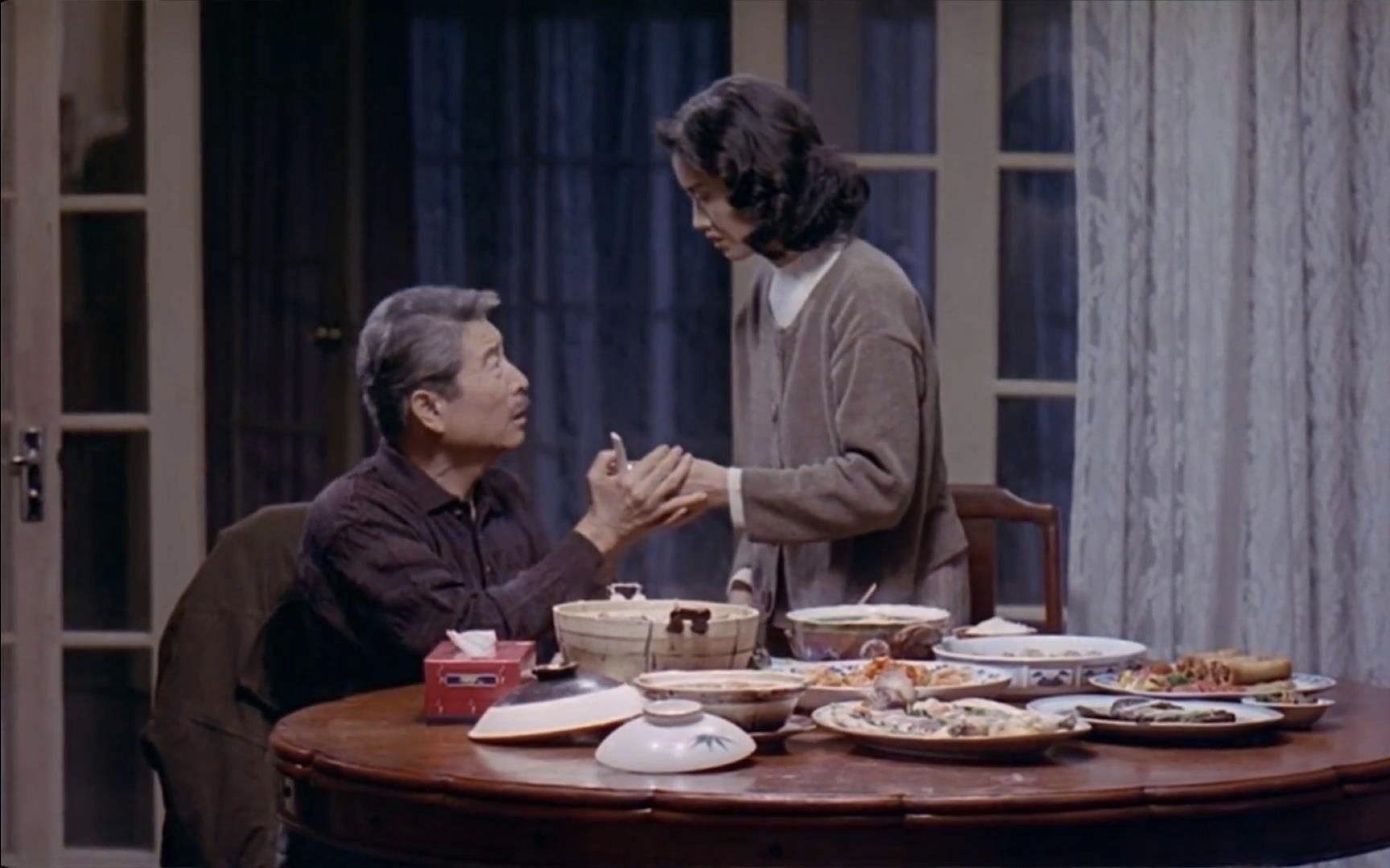 教你一招 吃年夜饭时让爸妈和亲戚们不再逼婚