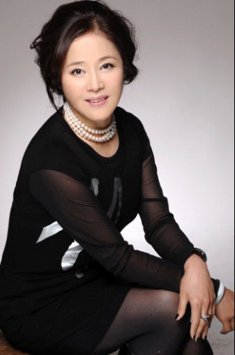 曾红过刘晓庆,巅峰时嫁老外隐退,老公去世后回国复出,今成这样-北京