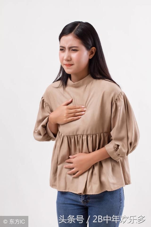 后爸生病我有钱不给,亲戚骂我白眼狼,我说的话