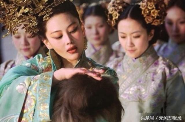 明朝皇后处罚了一个老宫女,却被皇帝当众杖责