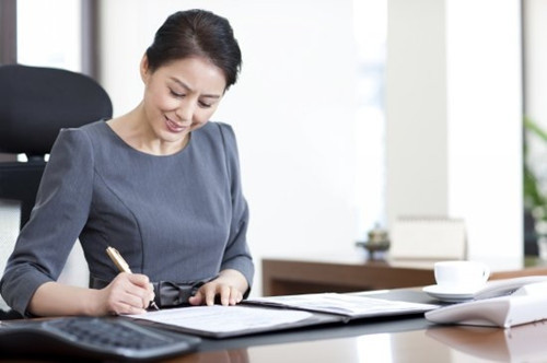 白领久坐对身体伤害大吗 上班族久坐有什么危害