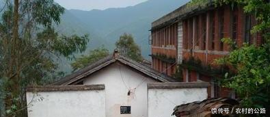 农村小院厕所6大方位会影响财运,你家厕所方位