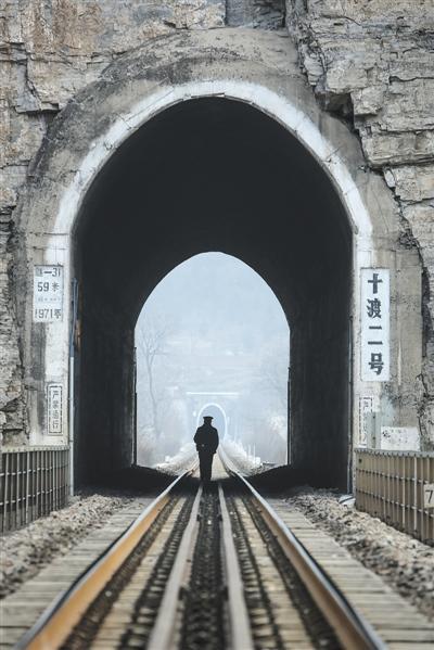 小站铁警的寂寞春运:少有乘客 感觉亏欠家人 小站铁警的寂寞春运:少有乘客 感觉亏欠家人