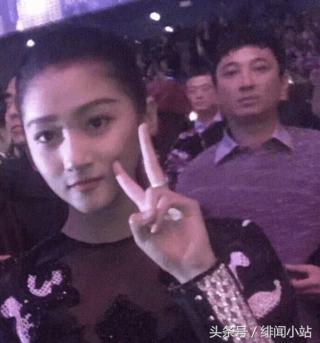 鹿晗要戴绿帽?王思聪带关晓彤夜店狂欢,一夜未