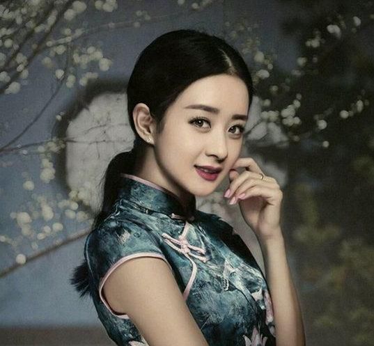 当迪丽热巴赵丽颖穿上旗袍, 谁更胜一筹? 网友