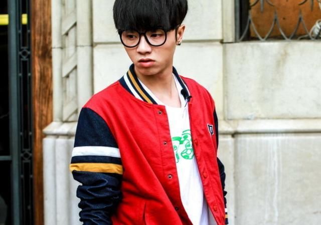 明星上综艺太拼:张艺兴吃草华晨宇吃沙,他直接