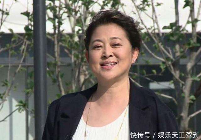 倪萍年轻时的样子图文 t014d9de6493da34f98.jpg?size=640x447