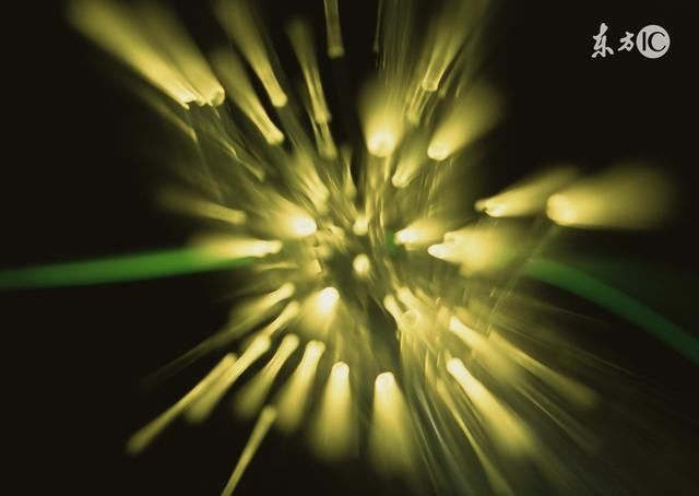 两个问题的思考:光速为何无法超越,光速为何是