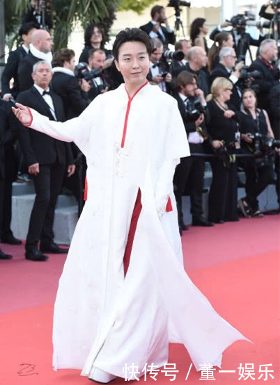 丢人丢到国外!李玉刚身着白纱裙亮相戛纳,却被