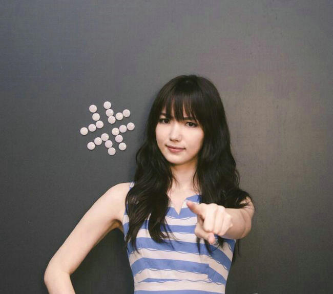 黑嘉嘉卖萌表情连拍