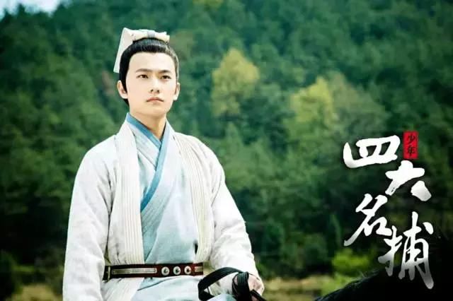 同样是拍《红楼梦》出来的,为什么于小彤火不