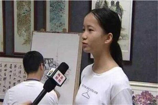 她14岁考上清华,到美国留学后一去不返,网友:扎