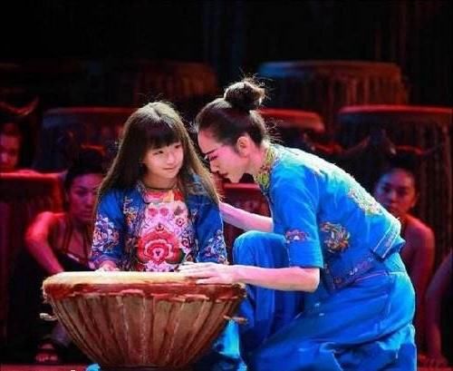 年过六旬的刘晓庆和杨丽萍斗艳,有个遗憾却是