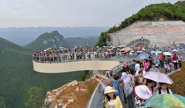 重庆云阳云端廊桥,比张家界玻璃桥还刺激,敢来
