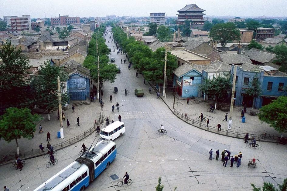 同一场景40年前后拍摄大PK 感受中国沧桑巨变