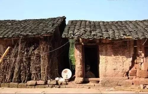 农村无儿无女户老人去世后,宅基地怎么办?由谁