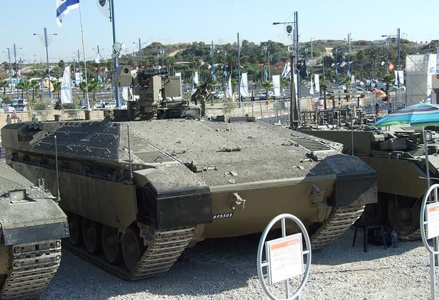 级的,因此完全可以在2000米距离上抵挡绝大多数破甲弹和apfsds的打击