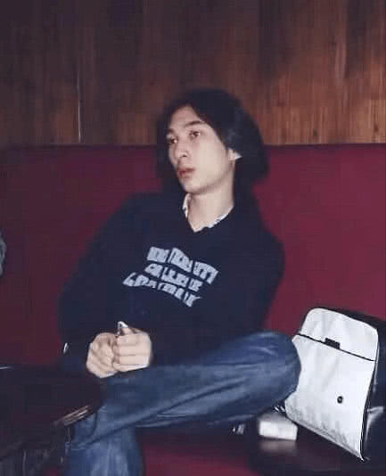 王思聪回怼双眼皮事件晒像吴尊的旧照,网友:植