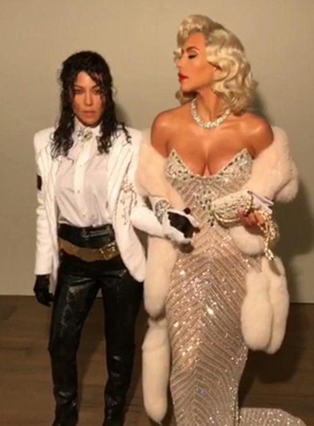 卡戴珊姐妹万圣节扮经典形象 致敬杰克逊和麦当娜 卡戴珊姐妹万圣节扮经典形象 致敬杰克逊和麦当娜