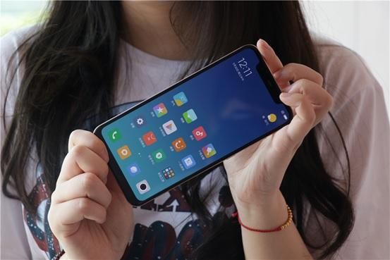 荣耀play太坑,吃鸡掉帧严重,和小米8没法比!