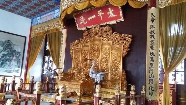 杨秀清看上天王府的两个女官,想出此方法巧取