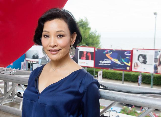 中国成名却赴美刷马桶还刷出快感?二嫁老外被