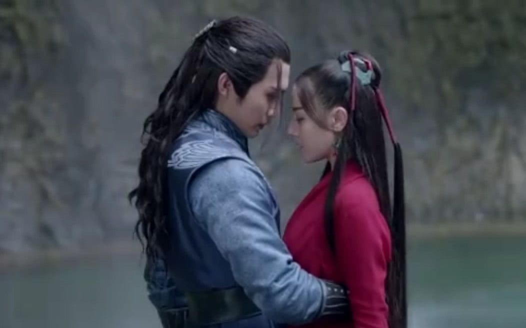 迪丽热巴、张彬彬有多熟?再亲密都不尴尬,但却