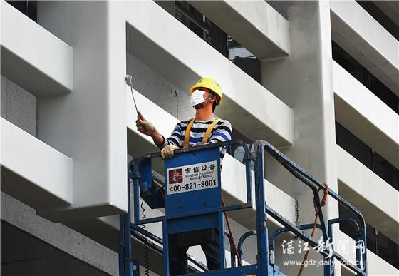 【组图】距高铁开通不足百日 湛江高铁站气势