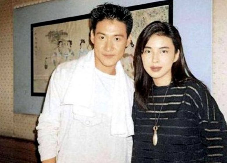 比拼,张学友郭富城颜值一般,黎明年轻时太帅!