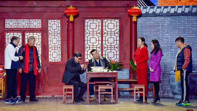 “四合院”爆笑番外篇上演 何冰、郝蕾过幸福年 “四合院”爆笑番外篇上演 何冰、郝蕾过幸福年