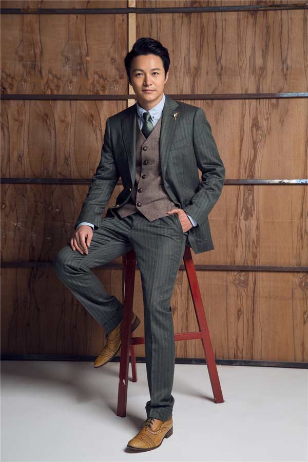 郑国霖曝早秋时尚写真 优雅绅士魅力尽显