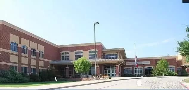 趣闻!28岁英语老师怀孕时,多次与15岁学生发生