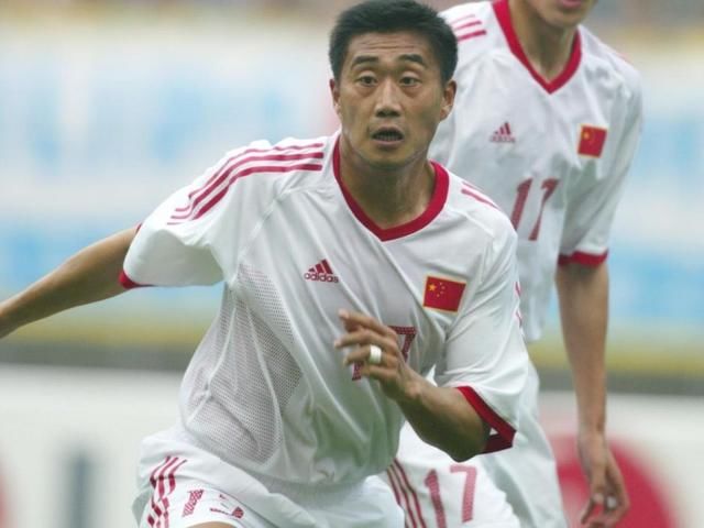 世界杯即将开幕!时隔十六年,02年世界杯中国队