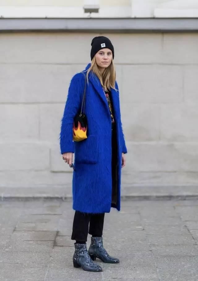 今年流行什么颜色 明星示范今年流行什么衣服