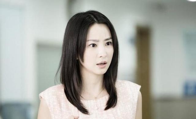 三度合作陈宝国,8岁丧母,从空姐转行做演员,曾