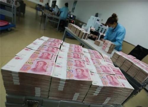 马云;看看你存银行千万,年多少利息?投4万这行