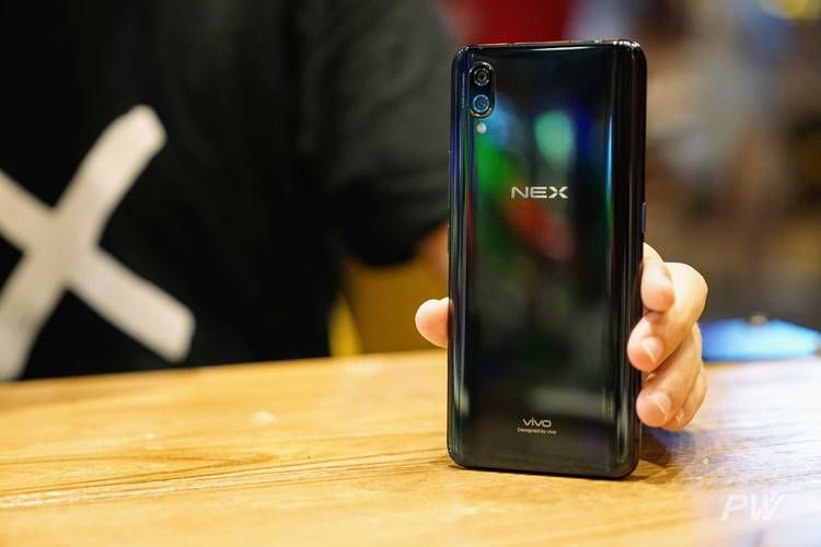 我在索尼黑卡6的望远镜里看到你