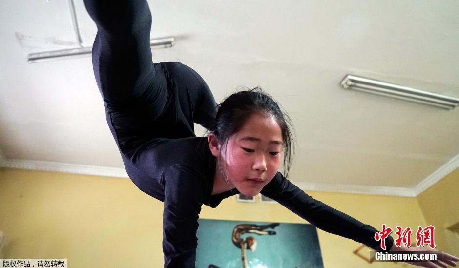 柔术深深地扎根在蒙古文化里，这一传统可以追溯到13世纪成吉思汗时代。